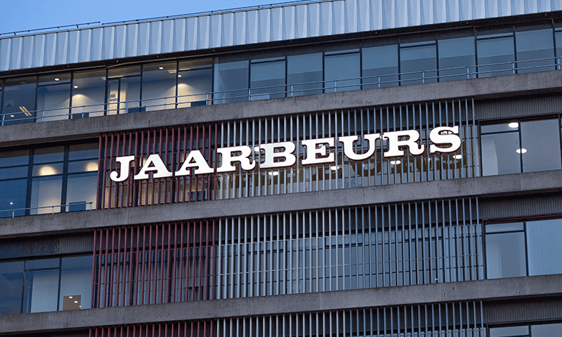 Jaarbeurs logo op het Beatrixgebouw.