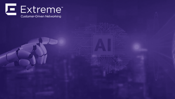 Logo van Extreme Networks samen met AI en een robothand in beeld